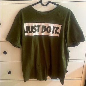 Nike Olive Green 'Just Do It' T-Shirt unisex size large see measurements